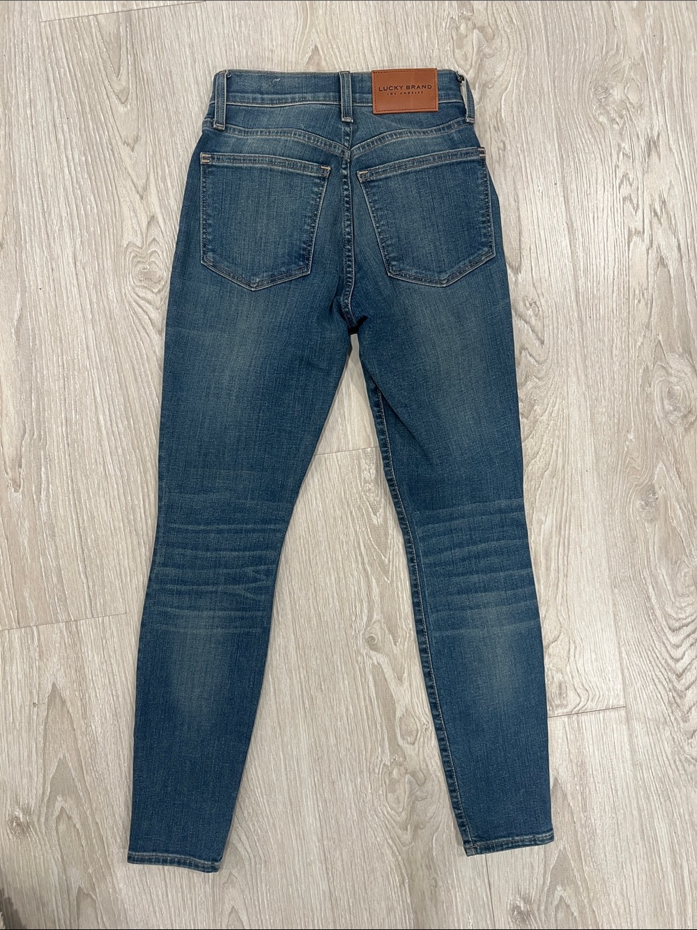 Lucky Brand High Rise Skinny Bridgette Jeans - Picture 2 of 4